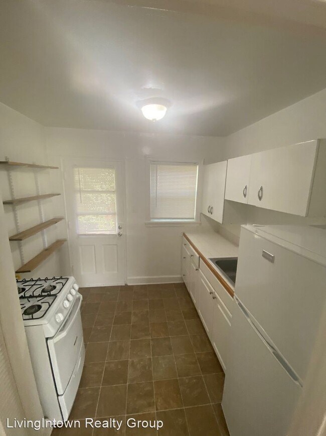 Building Photo - 1 br, 1 bath Apartment - 589-603 Seminole ...
