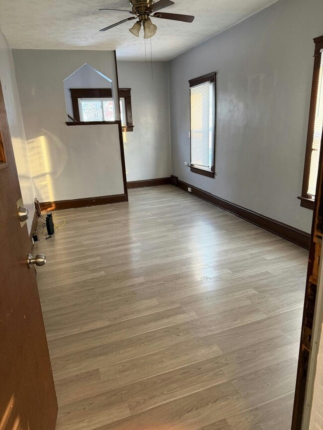 Building Photo - 3631 E 133rd St