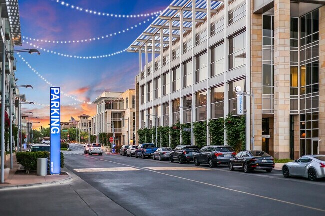 Building Photo - 5450 E Deer Valley Dr