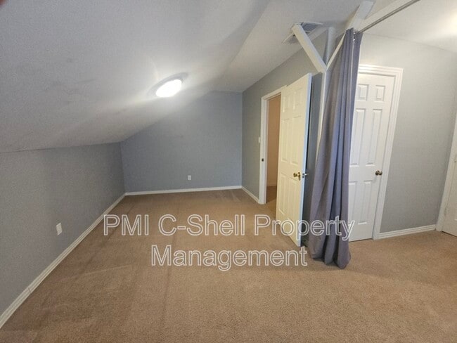Building Photo - 17 Palao Rd