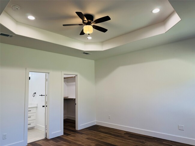 Building Photo - 8437 Winthrop Ln