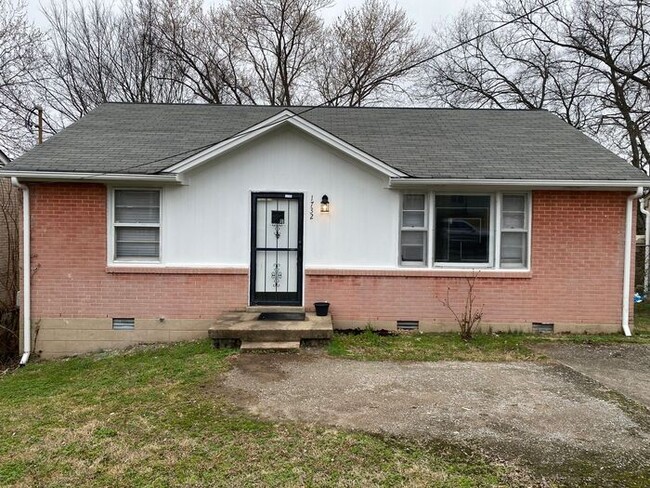 Building Photo - FOR RENT!!! 3 Bedroom House - Large Fenced...