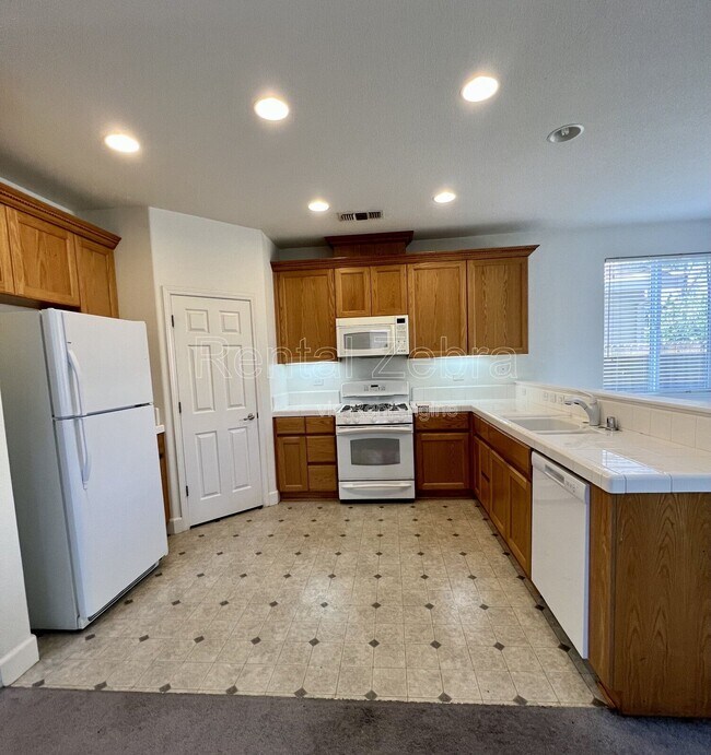 Building Photo - 459 Jacobs Dr