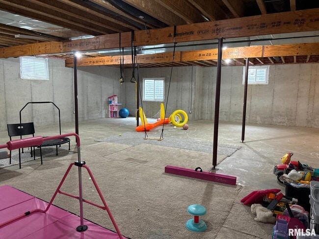 Building Photo - 2812 Castlerock Ridge