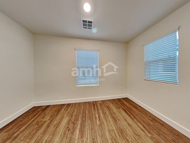 Building Photo - 8110 Inhibition Ct