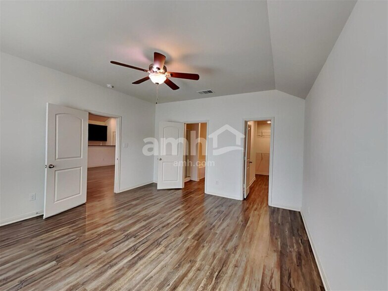 Building Photo - 1373 Violet Ln