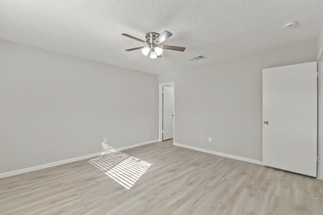 Building Photo - 16310 Cavendish Dr