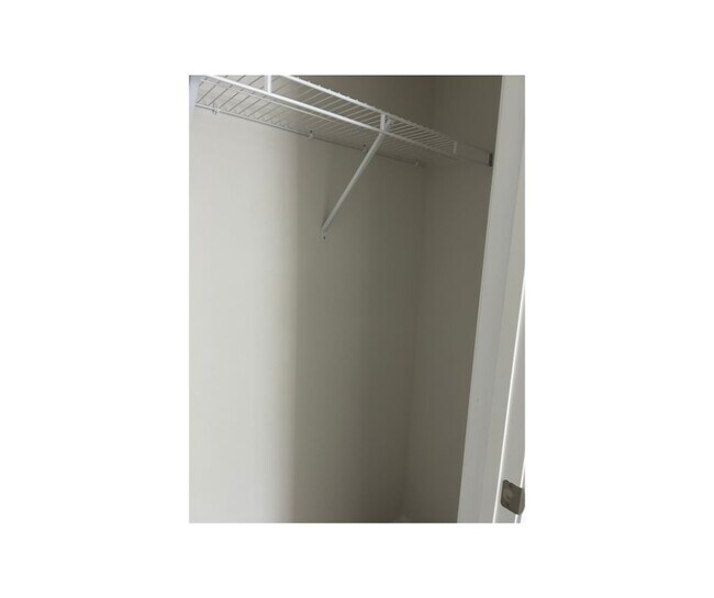 Building Photo - 1215 37th Ave Lane NE