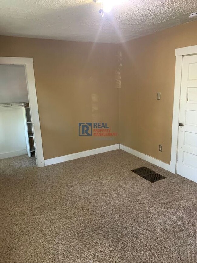 Building Photo - 1531 9th Ave