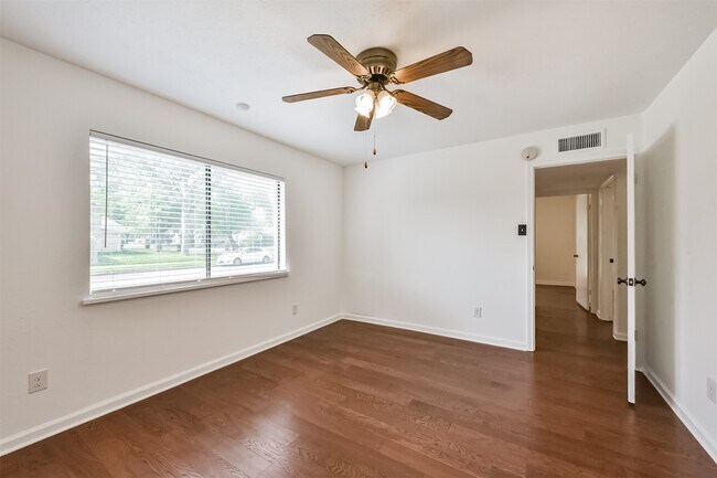 Building Photo - 5402 Dunnethead Dr