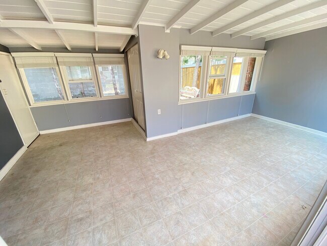 Building Photo - 3521 Pacific Ave