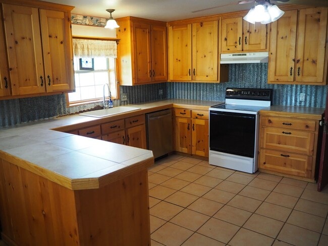 Building Photo - 9561 Hames Rd