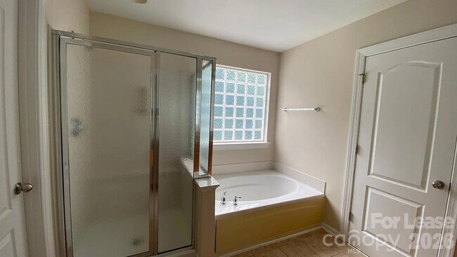 Building Photo - 5803 Cactus Valley Rd