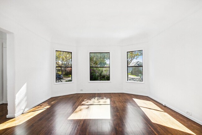 Building Photo - 1033 Central Ave