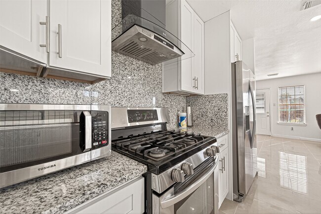 Building Photo - 15707 Crooked Arrow Dr