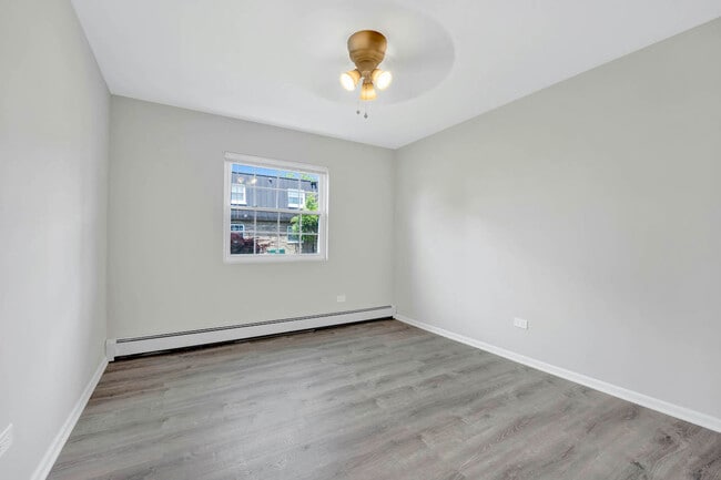 Building Photo - 141 W 63rd St