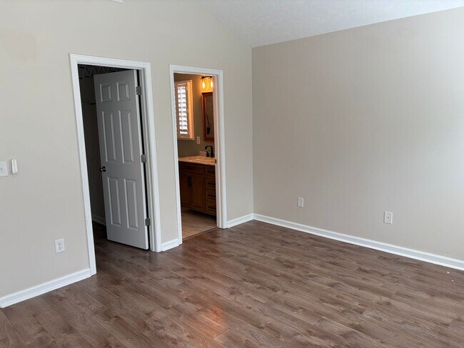 Building Photo - 3154 Shorecrest Bay Dr