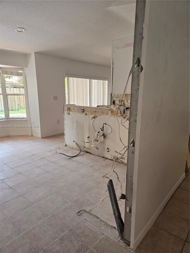 Building Photo - 14300 SW 152nd Pl