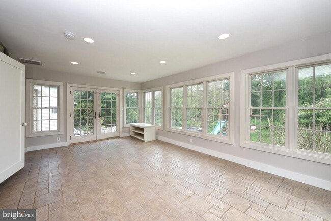 Building Photo - 966 Paige Ct