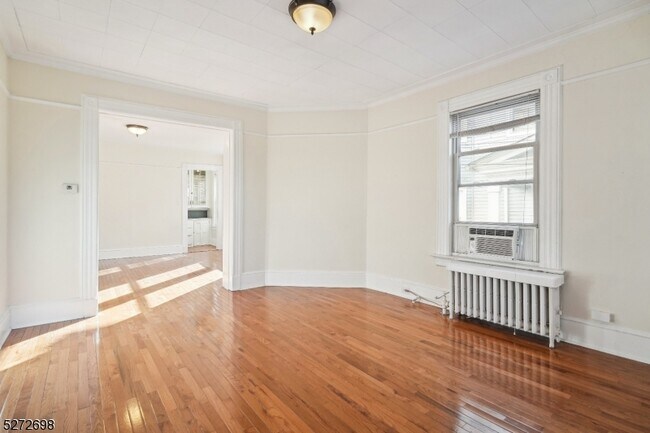 Building Photo - 22 Kent Pl Blvd