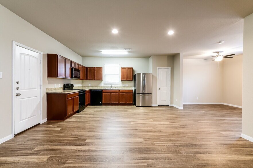 Building Photo - 18606 Cooper Ravine Way