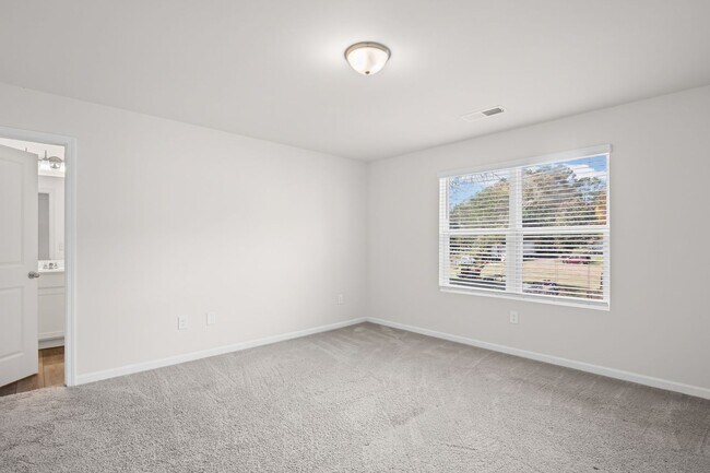 Building Photo - ***MOVE IN SPECIAL -$500 OF FIRST 2 MONTHS RENT WITH A FEBRARY 27TH OR SOONER MOVE IN DATE***Welc...