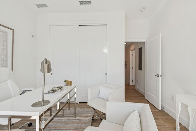 Building Photo - 1343 4th St