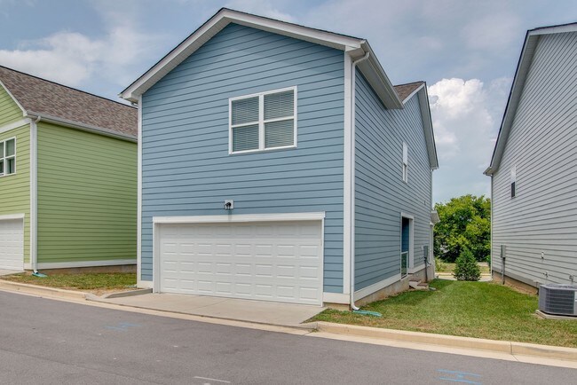 Building Photo - Beautiful Hermitage 3 Bed 2.5 Bath Home w/ Garage - Available For Lease Now!!!