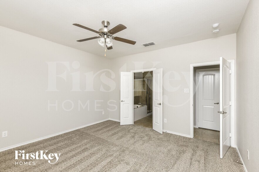 Building Photo - 1721 Jacona Trail