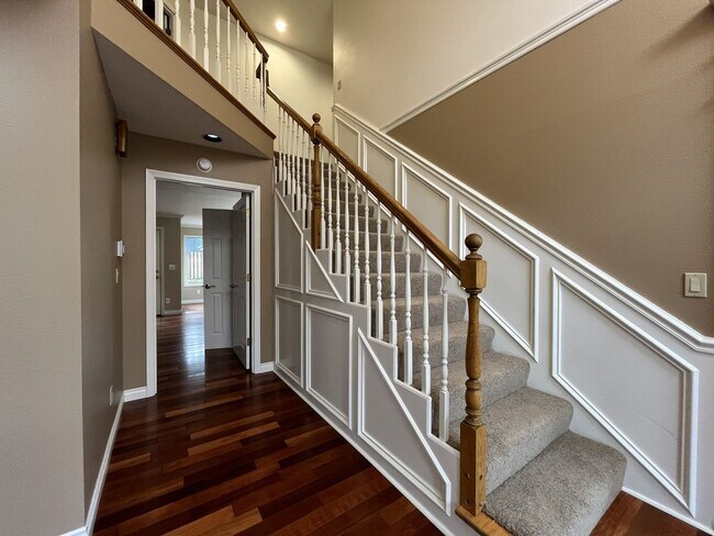 Building Photo - Stunning 4BR Home with Formal Living & Dining, Office & Gourmet Kitchen