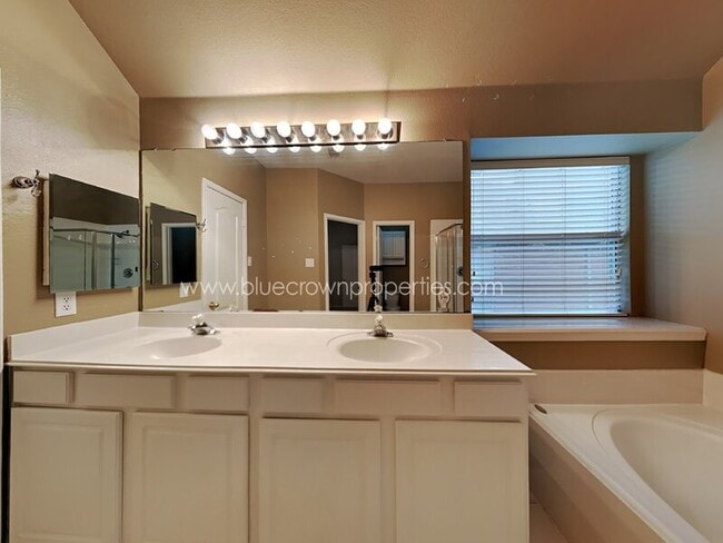 Building Photo - 11364 Lockshire Dr