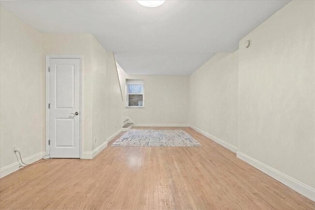 Building Photo - 186 Wayne St