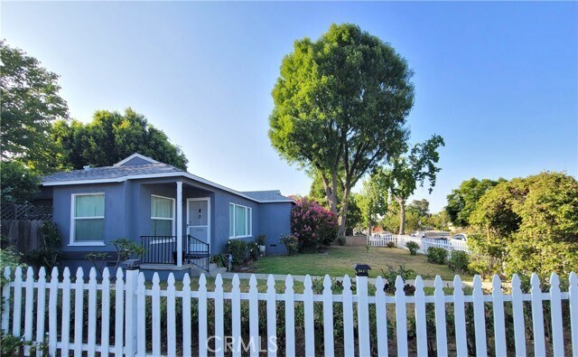 Building Photo - 6121 White Oak Ave