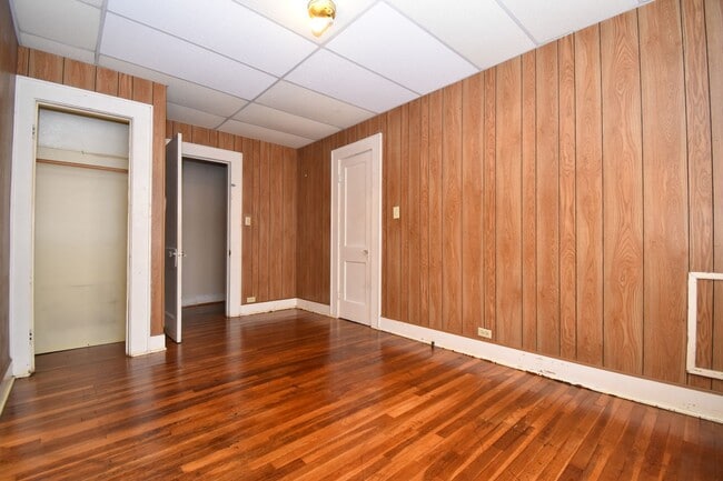 Building Photo - 401 S Bonner St