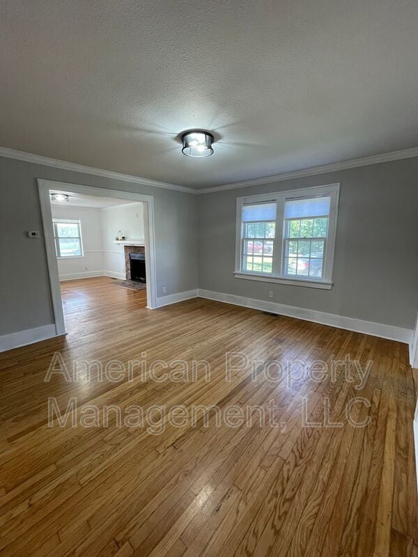 Building Photo - 1227 S College Ave