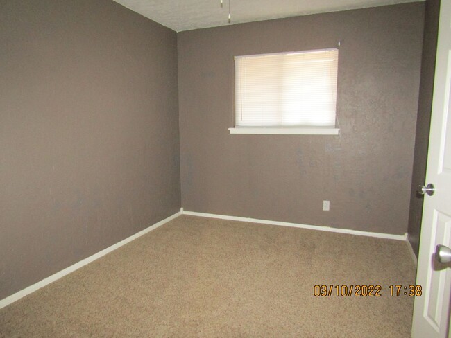 Building Photo - Pets Negotiable ! with homeowner approval