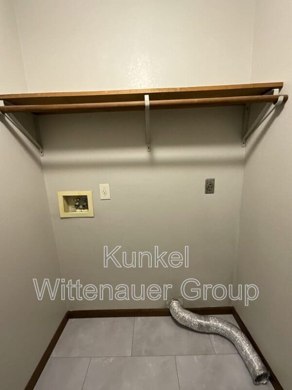 Building Photo - 1632 Progress Ln