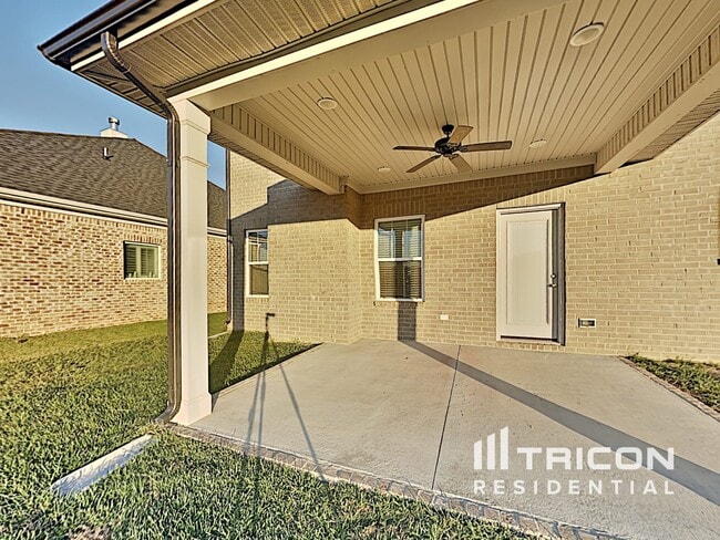 Building Photo - 604 Eagle View Dr