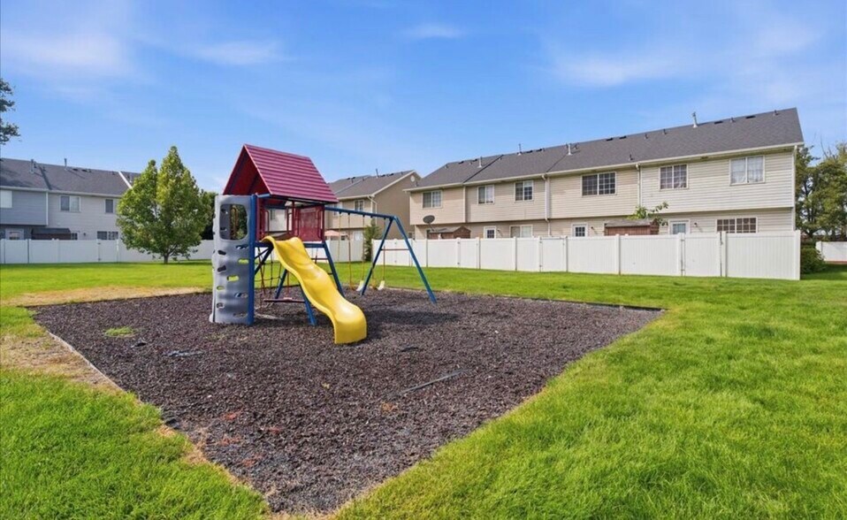Building Photo - 1065 Eastgate Dr