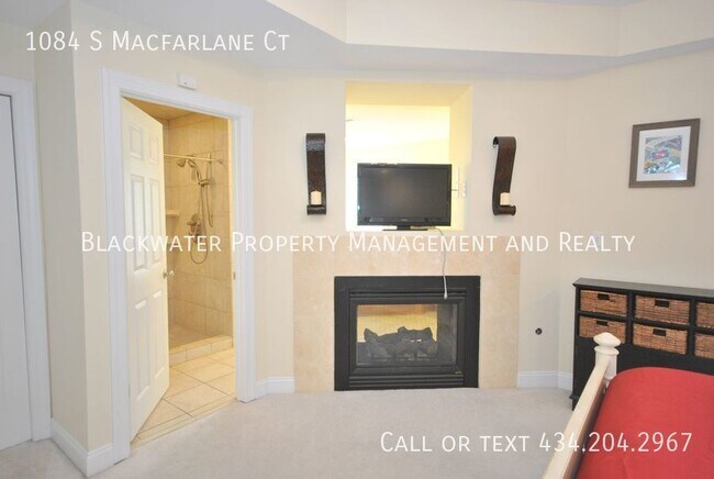 Building Photo - Beautiful Home in Lake Vista