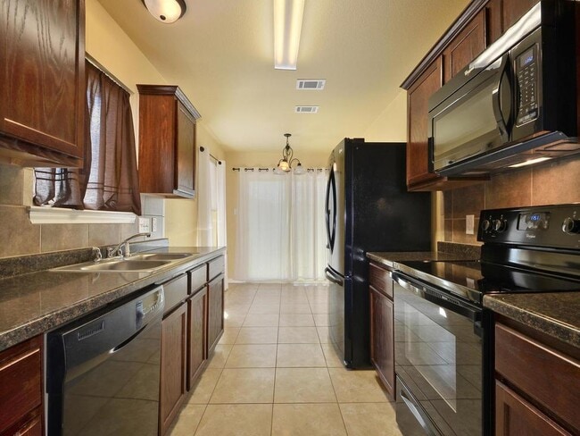 Building Photo - 1200 Brendon Lee Lane