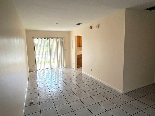 Building Photo - 4105 Inlet Cir