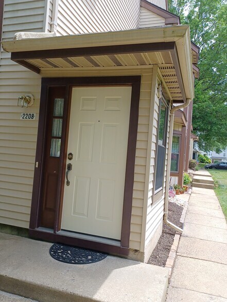 Primary Photo - 2208 Clark Ct