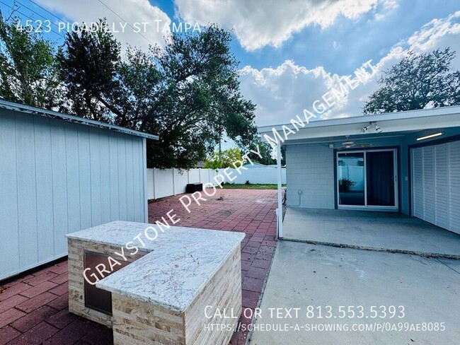 Building Photo - "Exquisite 3-Bedroom Home in Prime Tampa L...