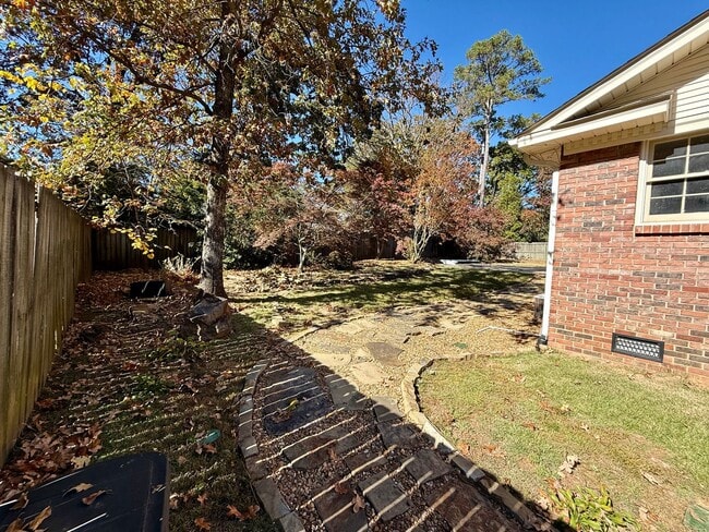 Building Photo - 130 Valley Club Cir