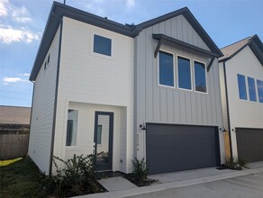 Building Photo - 8316 Curry Rd