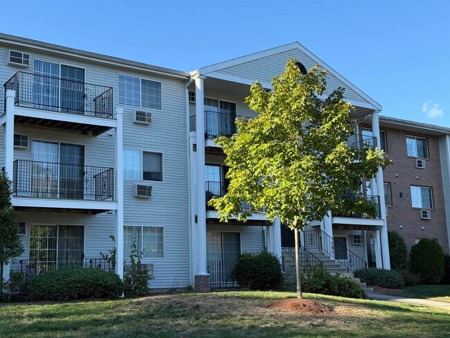 Building Photo - 383 Huse Rd