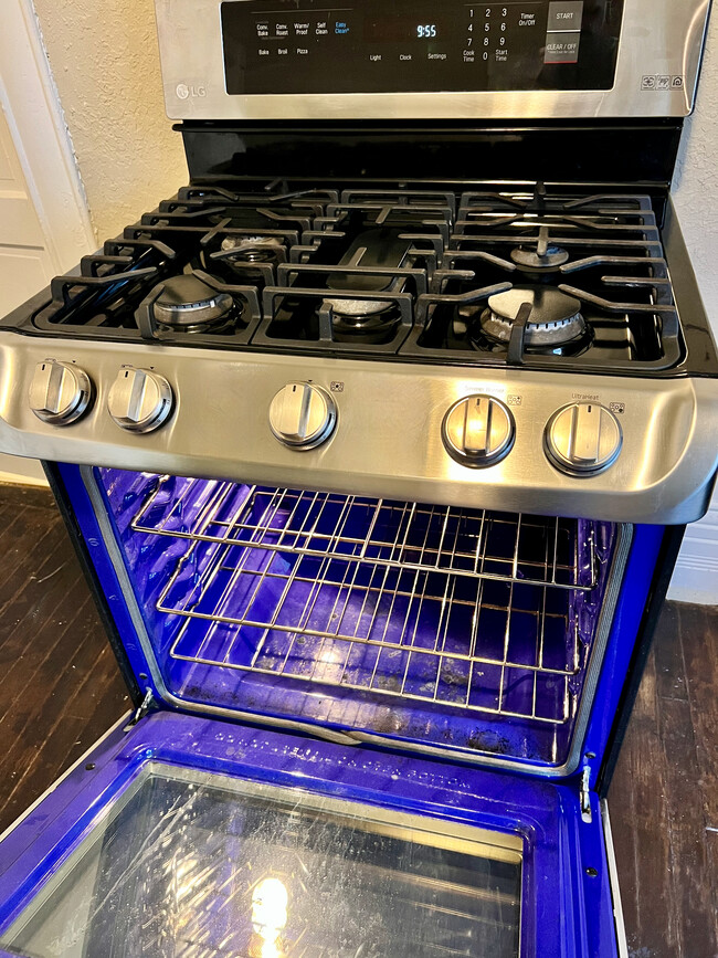 Stainless Steel Gas Oven - 2028 Bristow St