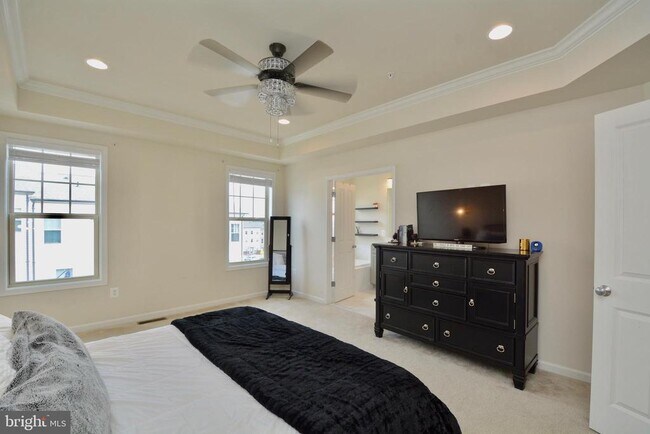 Building Photo - 22305 Broadway Ave