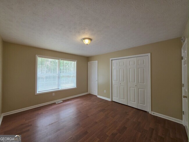 Building Photo - 186 S Red Oak Way